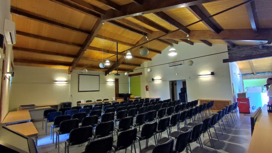 Centro de reuniones de la Arquitectura Negra